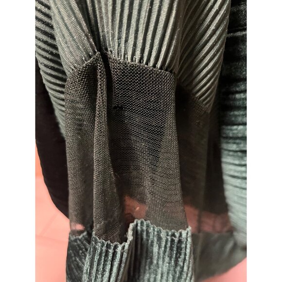 Bronx & Banco Emerald Velvet Tiered Gown 2XL With Plunging Neckline - Picture 8 of 9